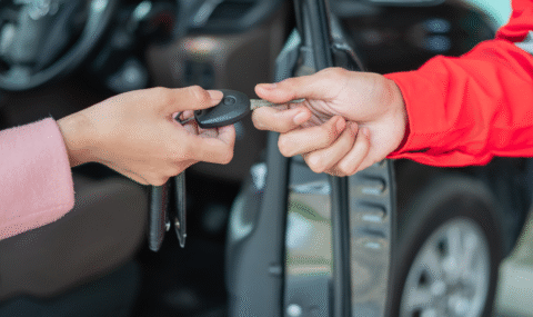 Duplicar llaves de coche en tu ferretería